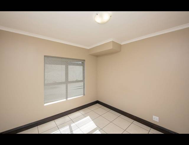 2 BEDROOM APARTMENT FOR SALE IN BRACKENFELL SOUTH